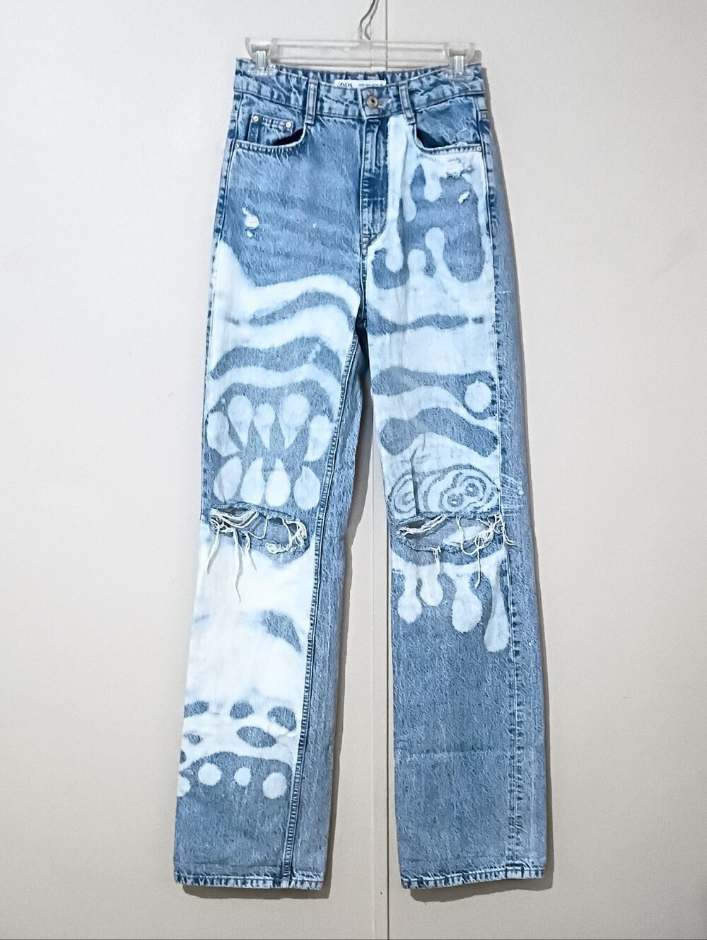 Zara Z1975 Custom Bleach Abstract Graphic Wide Leg Jeans. Size US 2